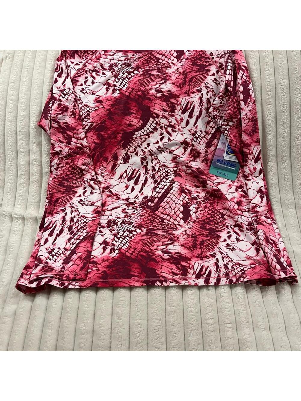 Reel Legends Berry and White Top Women’s Size Large New with Tags